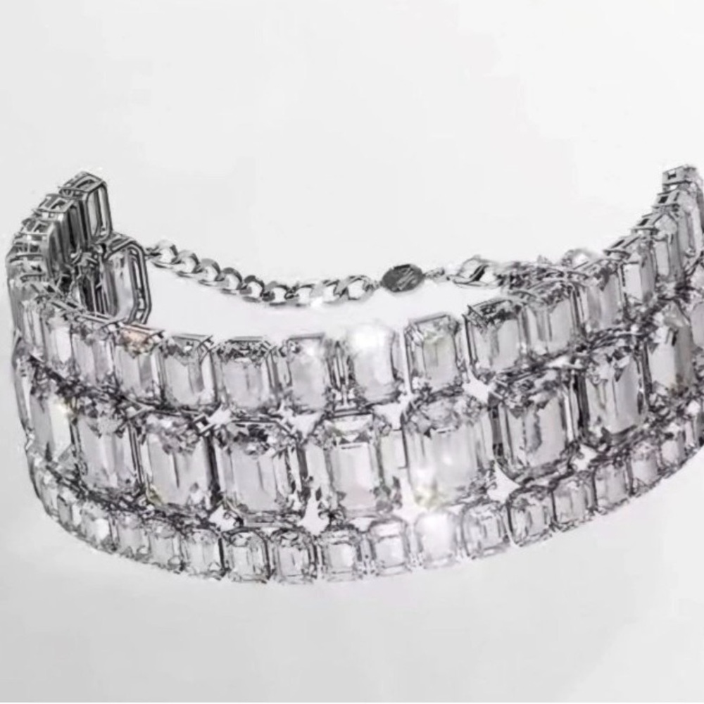 Authentic Swarovski Statement necklace Ariana grande,Kim K superb owl necklace. - Picture 5 of 16